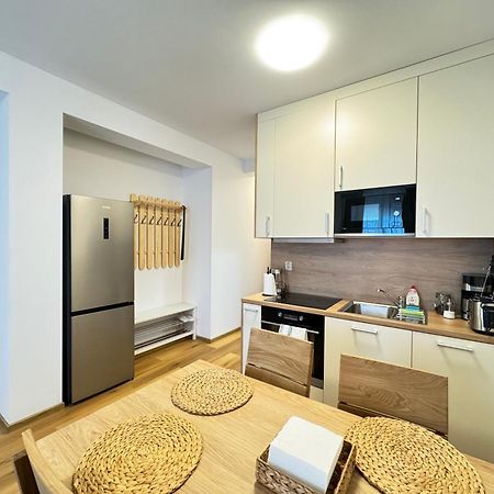 Riverside Apartment Praha Bagian luar foto