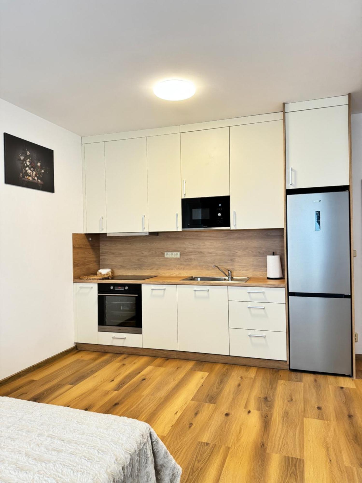 Riverside Apartment Praha Bagian luar foto