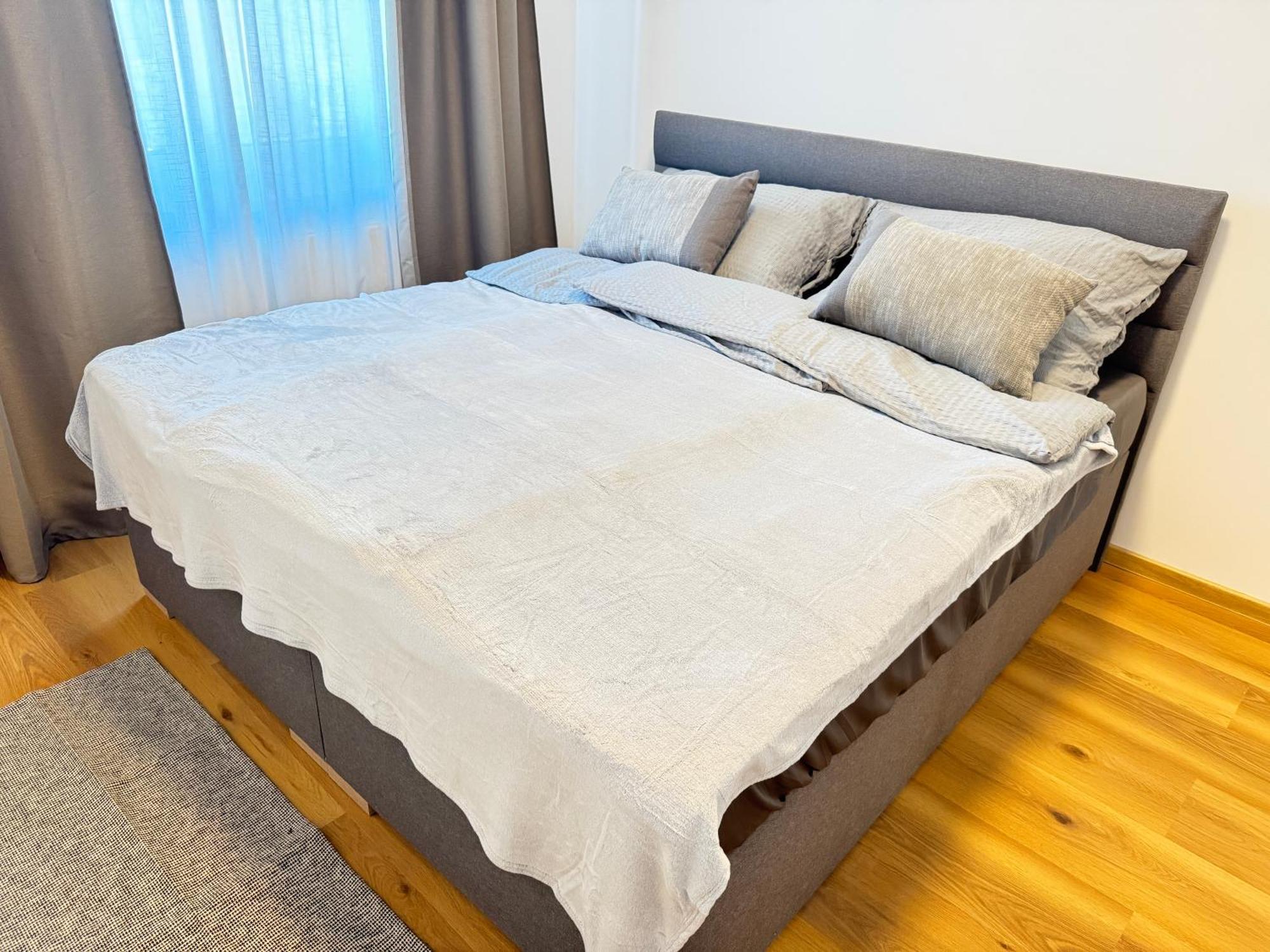 Riverside Apartment Praha Bagian luar foto