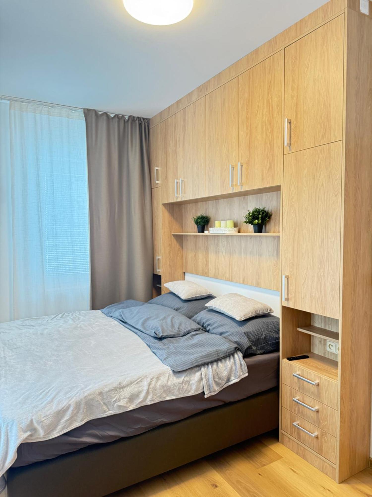 Riverside Apartment Praha Bagian luar foto
