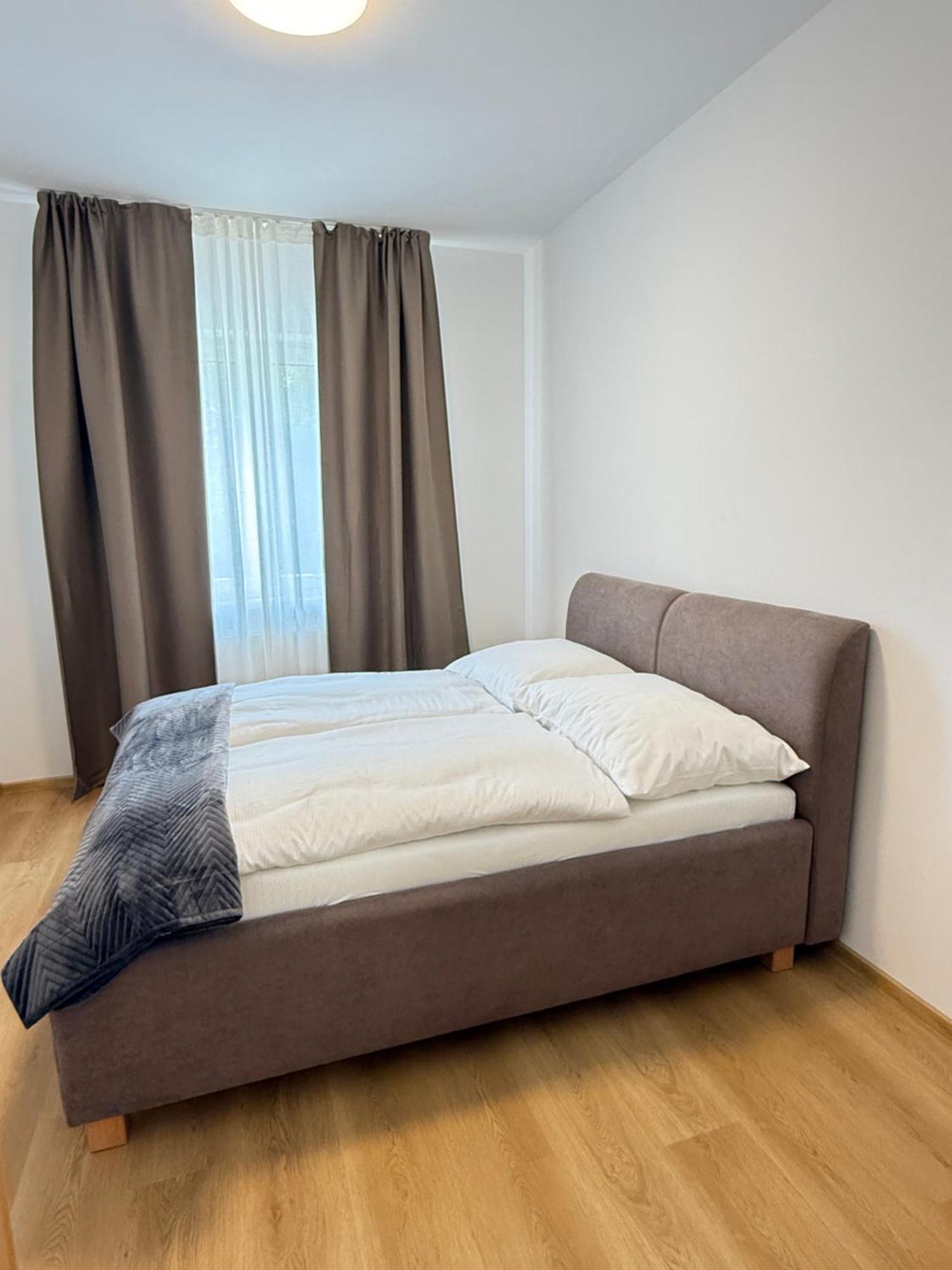 Riverside Apartment Praha Bagian luar foto