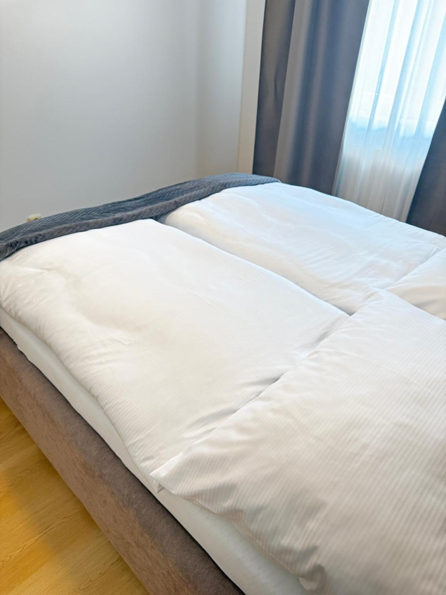 Riverside Apartment Praha Bagian luar foto