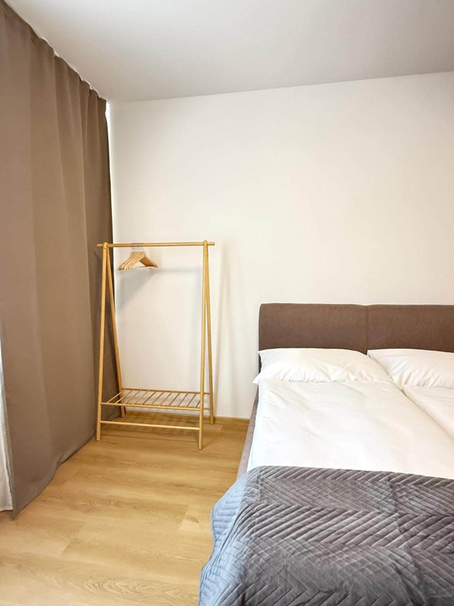 Riverside Apartment Praha Bagian luar foto