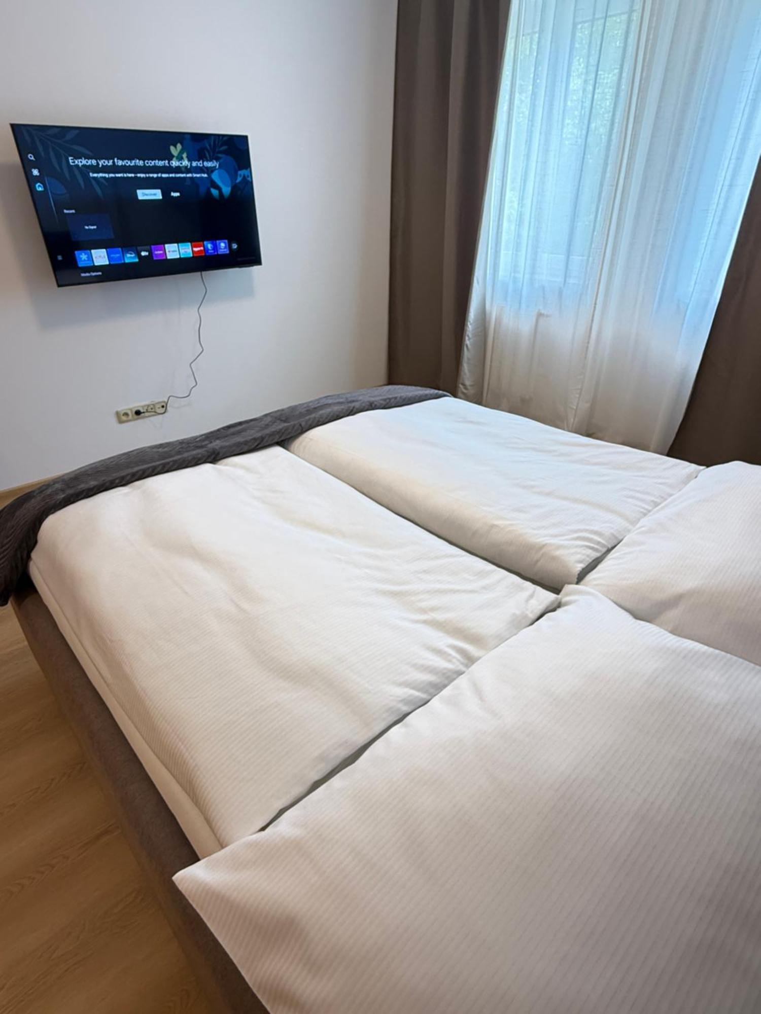 Riverside Apartment Praha Bagian luar foto