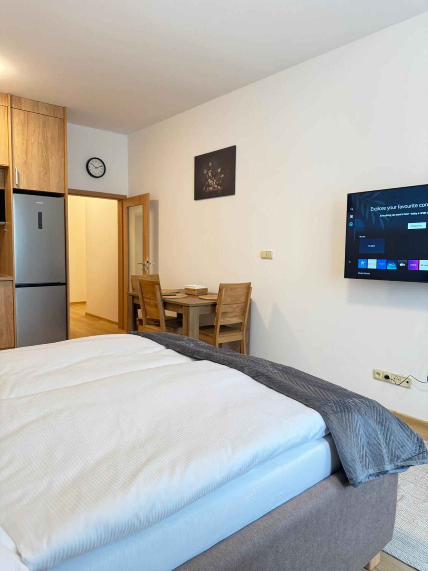 Riverside Apartment Praha Bagian luar foto